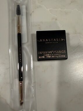 Anastasia Beverly Hills Dipbrow Pomade + Dual-Ended # 12 Brow Brush -